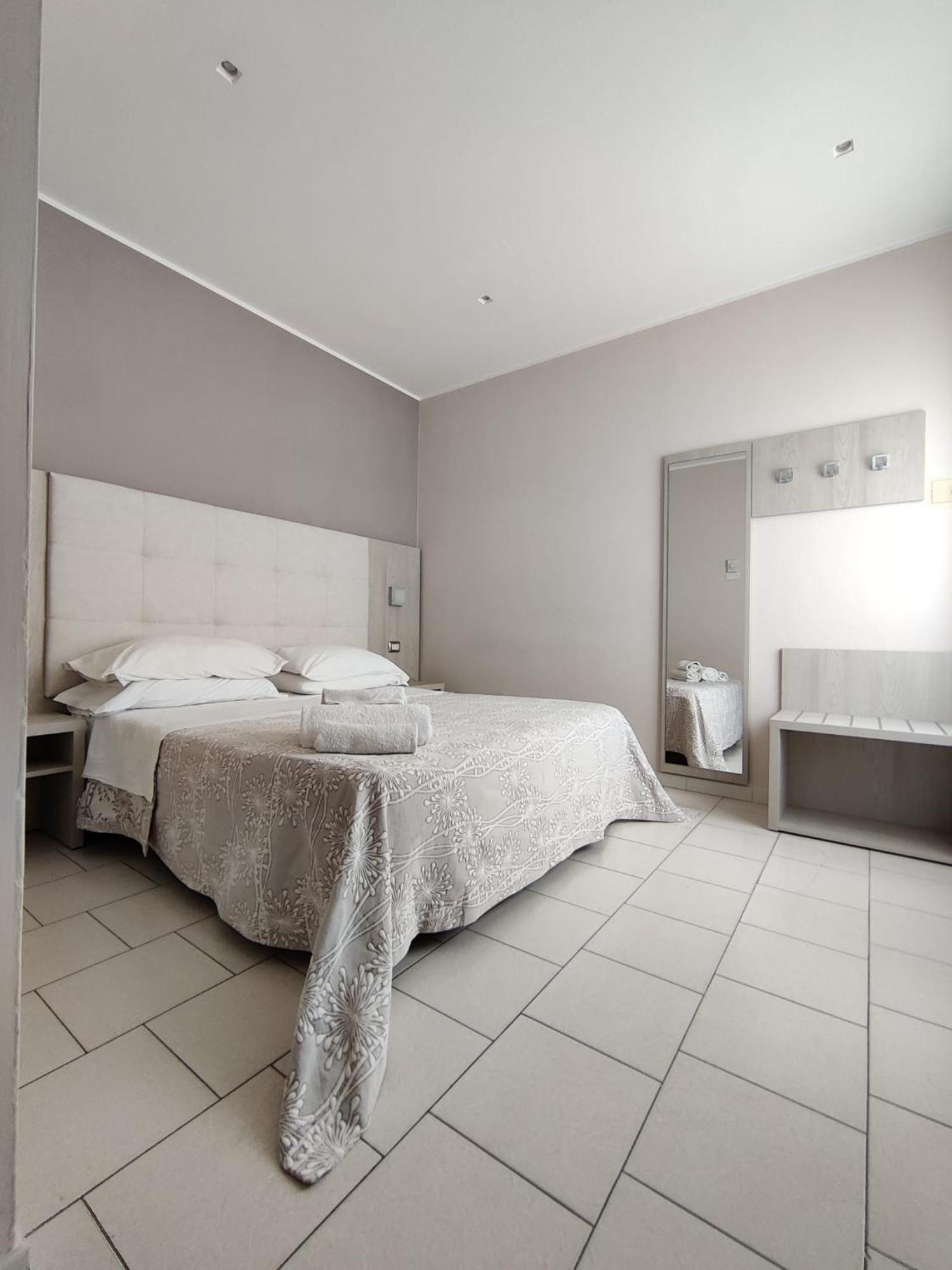 Hotel Stefan Room & Breakfast Гаттео-а-Маре Екстер'єр фото