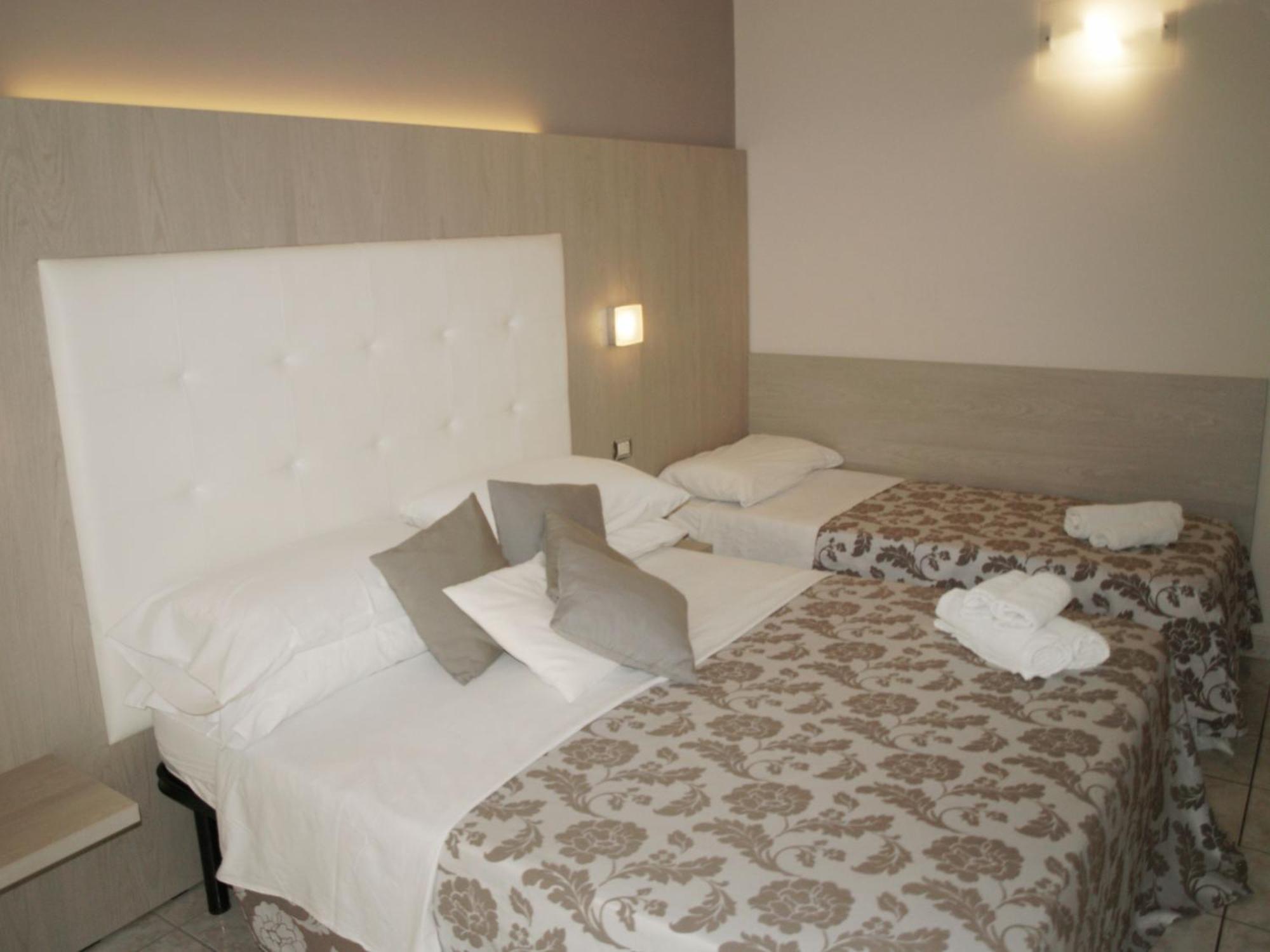 Hotel Stefan Room & Breakfast Гаттео-а-Маре Екстер'єр фото