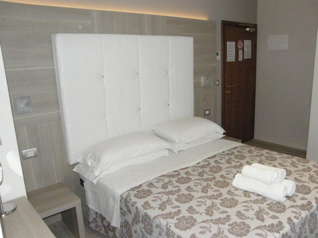 Hotel Stefan Room & Breakfast Гаттео-а-Маре Екстер'єр фото