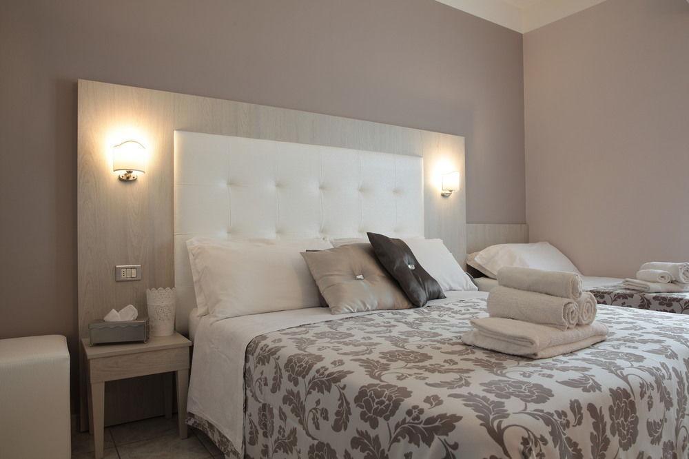 Hotel Stefan Room & Breakfast Гаттео-а-Маре Екстер'єр фото