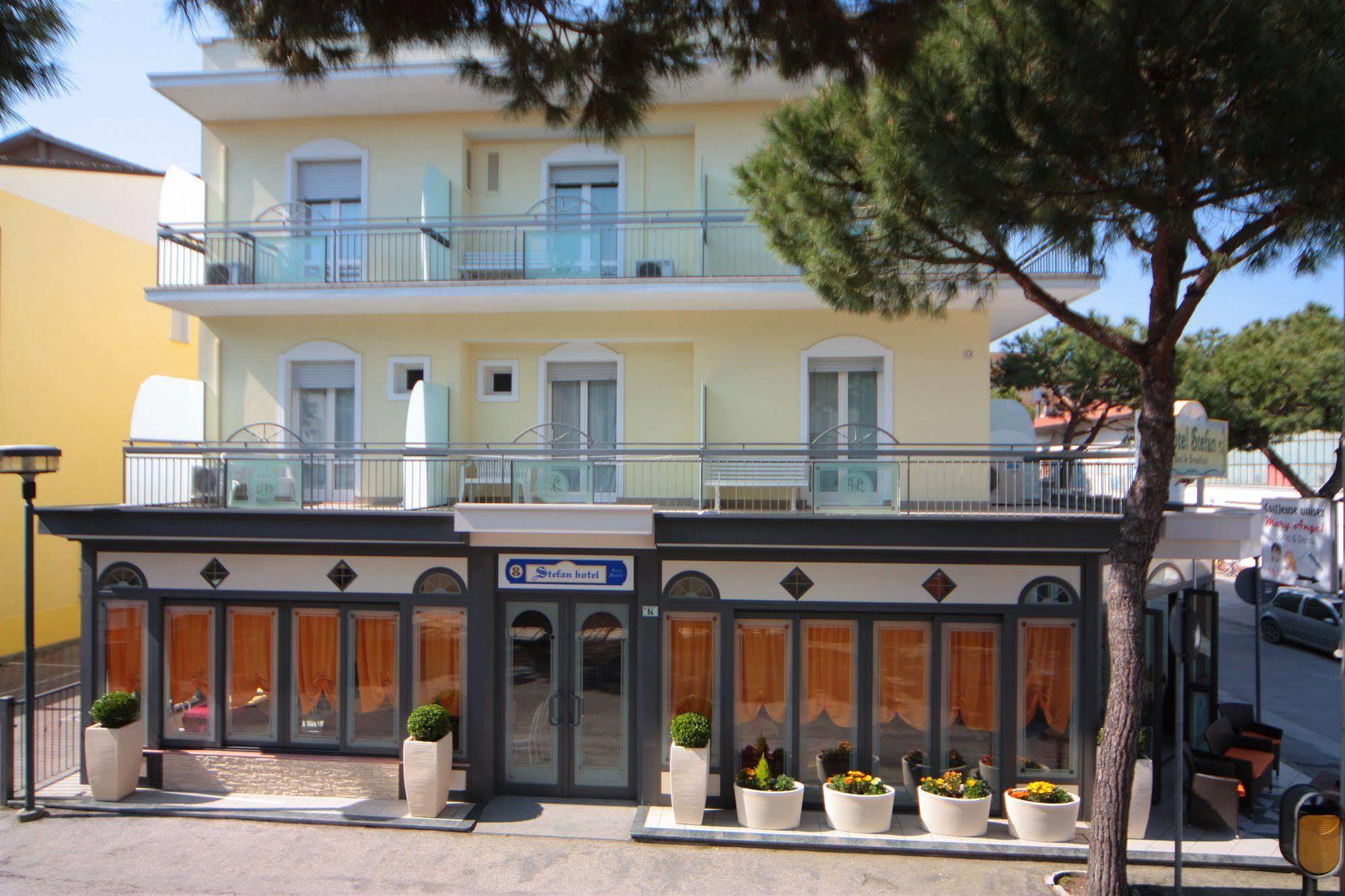 Hotel Stefan Room & Breakfast Гаттео-а-Маре Екстер'єр фото
