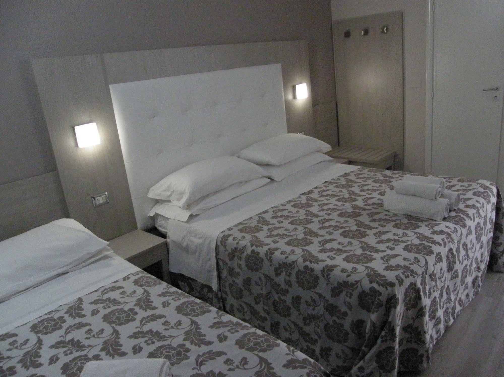 Hotel Stefan Room & Breakfast Гаттео-а-Маре Екстер'єр фото